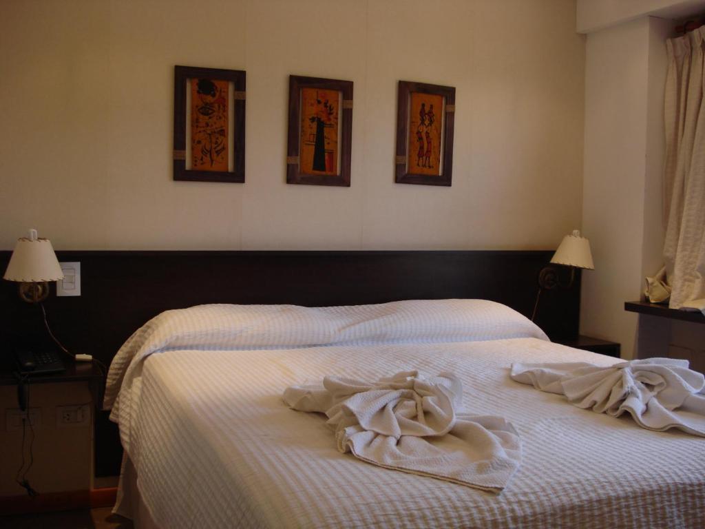 Hotel Torres Del Sol Merlo Стая снимка